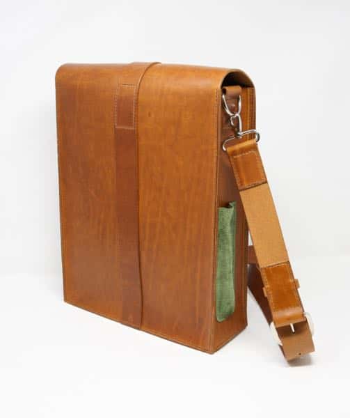 Back of leather messenger shoulder bag